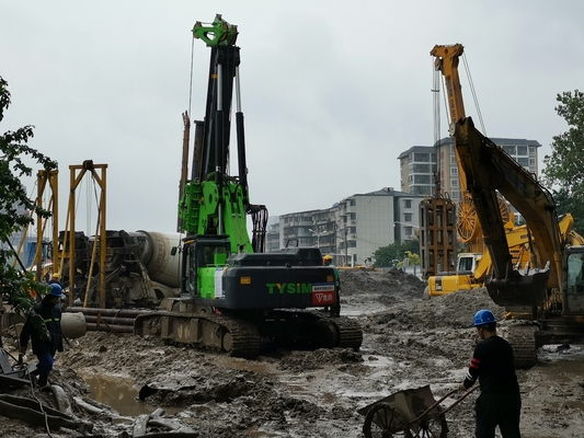 低高さ 8.5m 杭打ち装置 60m 掘削深さ 20t 重量 150kW