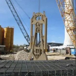最高 50m の高性能 30m の深さの杭基礎機械。走行距離