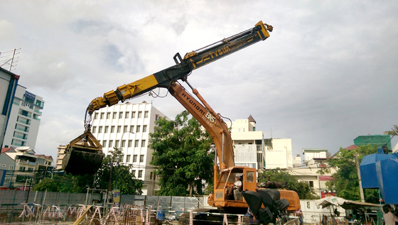 23 トン エグババター 搭載 クラムシェル 望遠鏡腕 長距離 ブームと腕