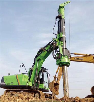 50kN吊り上げ力、35kNm回転ヘッド出力トルク、10°前方傾斜を備えたロータリーパイルマシン。効率的な杭基礎工事に最適。